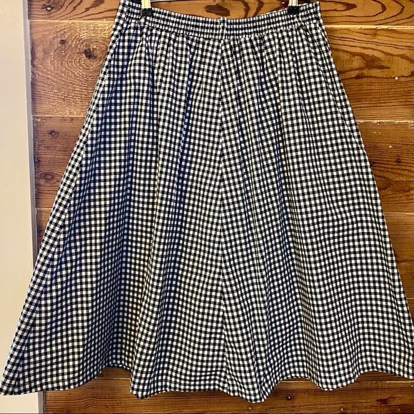 VINTAGE Gingham Circle Skirt! 🖤🤍 - Picture 7 of 8